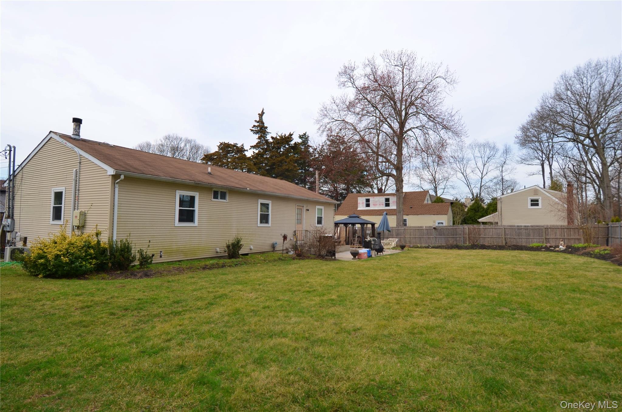 61 Manchester Road Huntington, NY 11743 - Photo 15 of 16