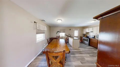 $750,000 | 61 Manchester Road, Huntington, NY 11743