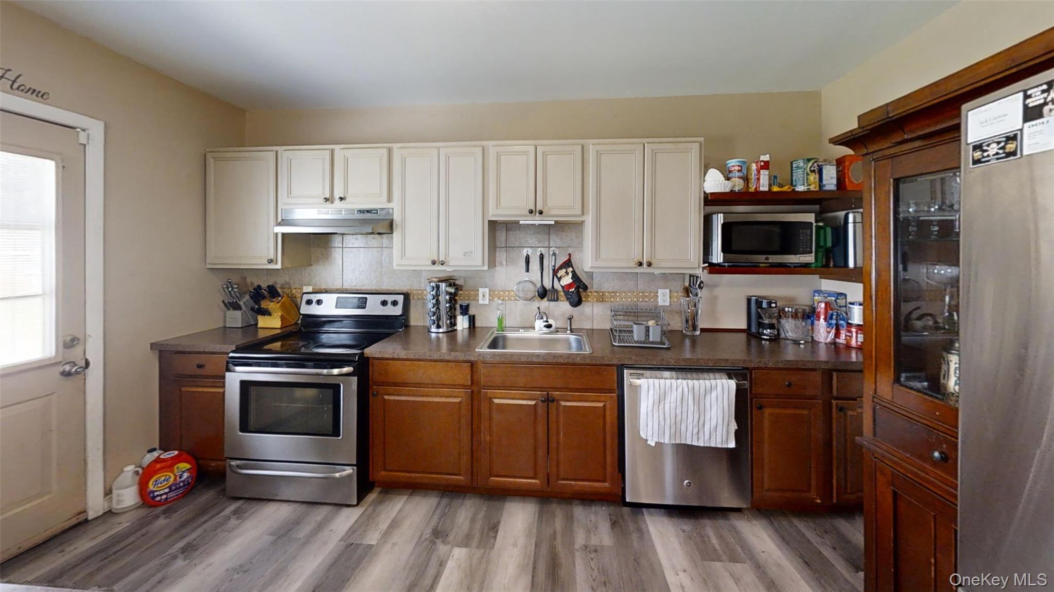 61 Manchester Road Huntington, NY 11743 - Photo 6 of 16