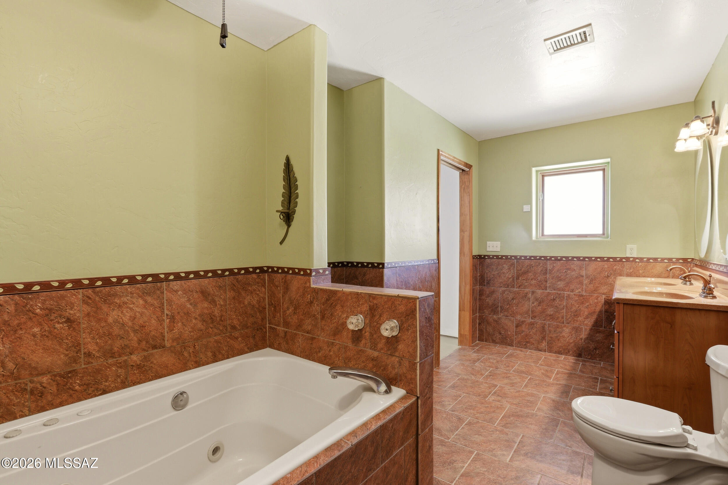 10855 West Mile Wide Road Tucson, AZ 85743 - Photo 25 of 47 Primary Bathroom