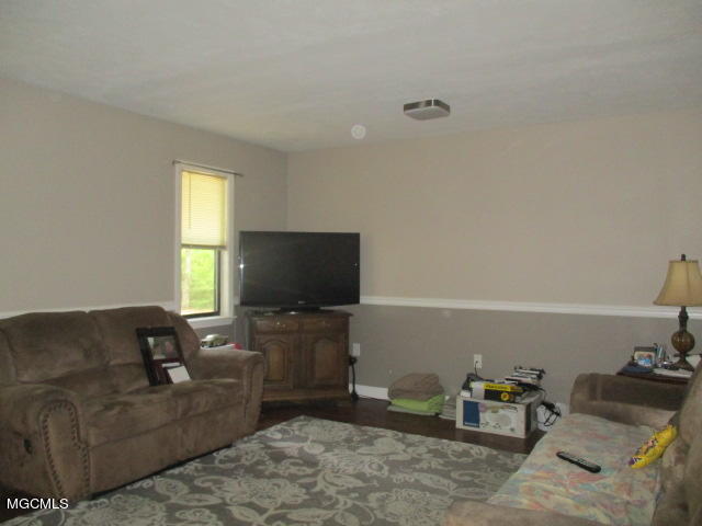 18676 Goff Farm Road Moss Point, MS 39562 - Photo 5 of 19 IMG_0319