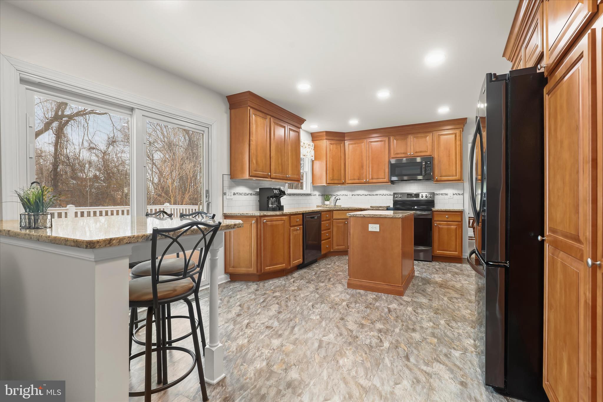 6463 Tydings Road Sykesville, MD 21784 - Photo 19 of 104 Built-in Granite Topped Table