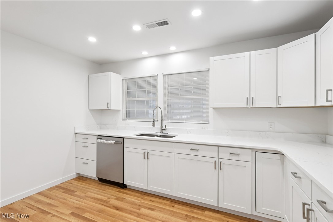 3943 Darrow Road Stow, OH 44224 - Photo 8 of 41 KITCHEN