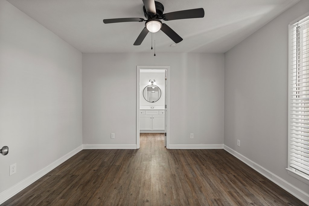 989 Lee Road Phenix City, AL 36870 - Photo 8 of 17