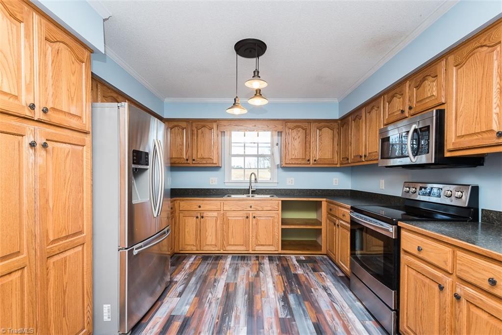 6042 Snow Camp Road Graham, NC 27253 - Photo 4 of 28 Gallery Image 4