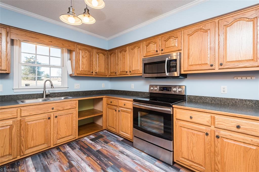 6042 Snow Camp Road Graham, NC 27253 - Photo 5 of 28 Gallery Image 5