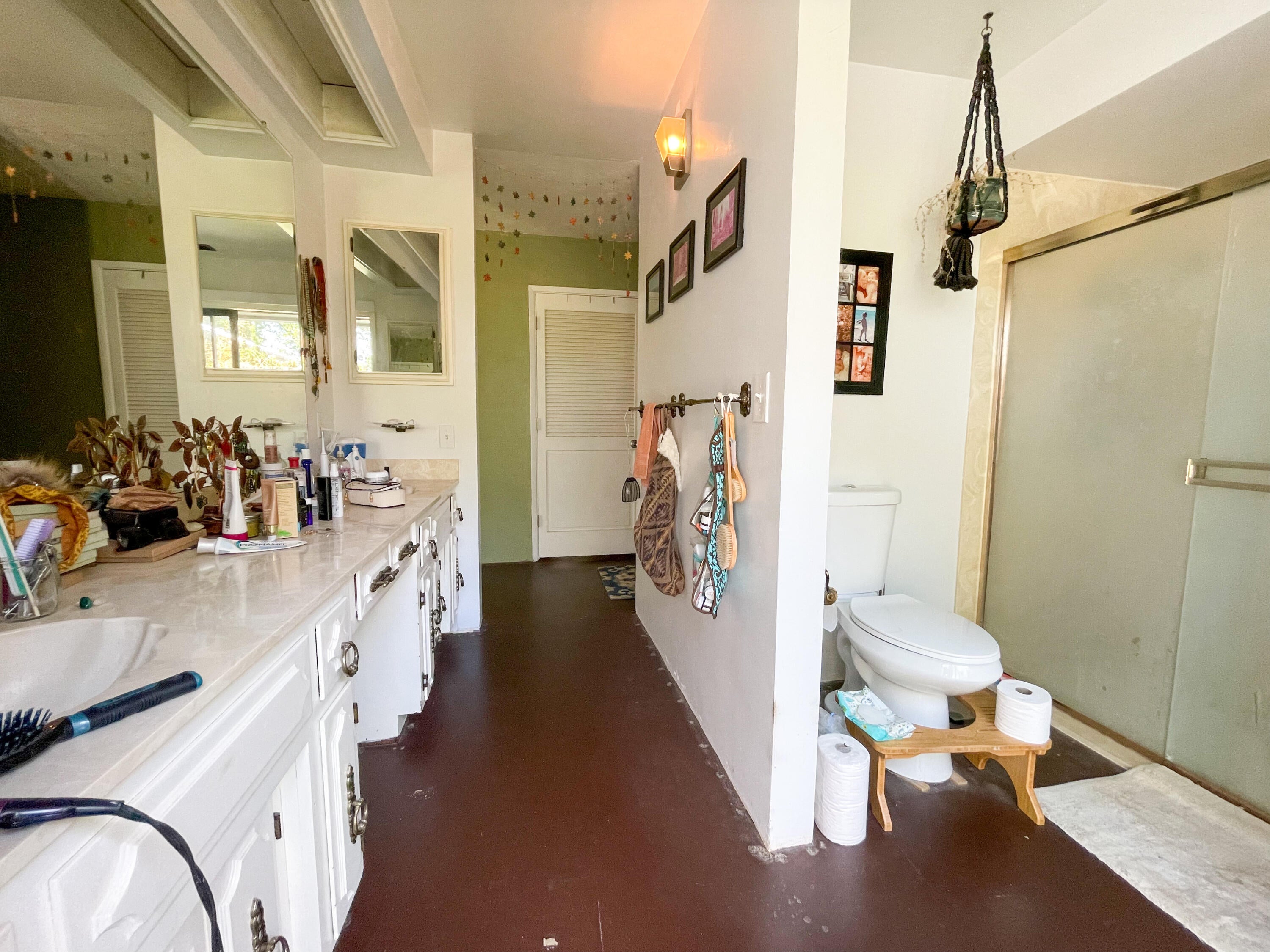 9222 North Applegate Road Grants Pass, OR 97527 - Photo 17 of 30 Bathroom-Master