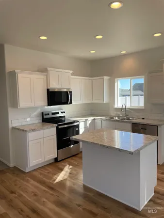 $344,900 | 2039 Lowline Avenue, Twin Falls, ID 83301