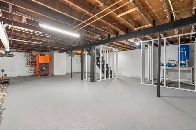 $409,000 | 160 Brooks Hill Road, Wolcott, CT 06716