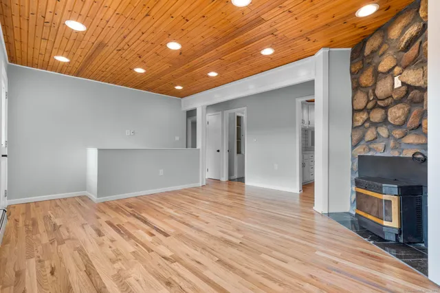 $409,000 | 160 Brooks Hill Road, Wolcott, CT 06716