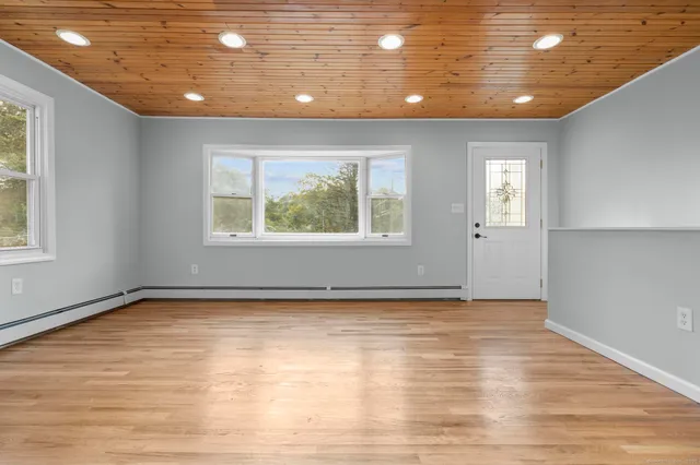 $409,000 | 160 Brooks Hill Road, Wolcott, CT 06716