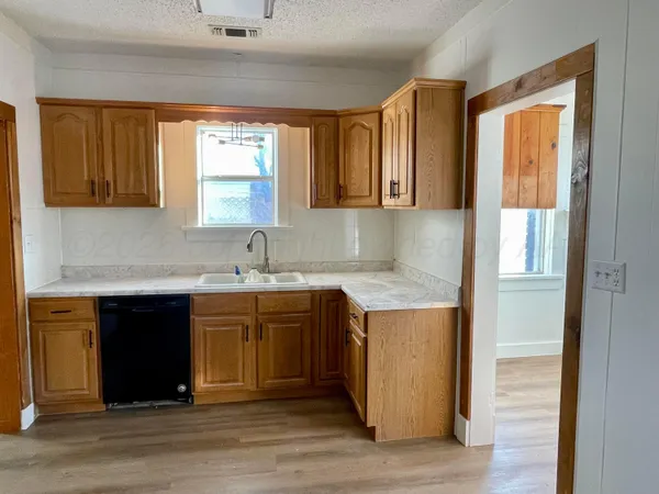 $1,500 | 719 Cedar Avenue, Dumas, TX 79029
