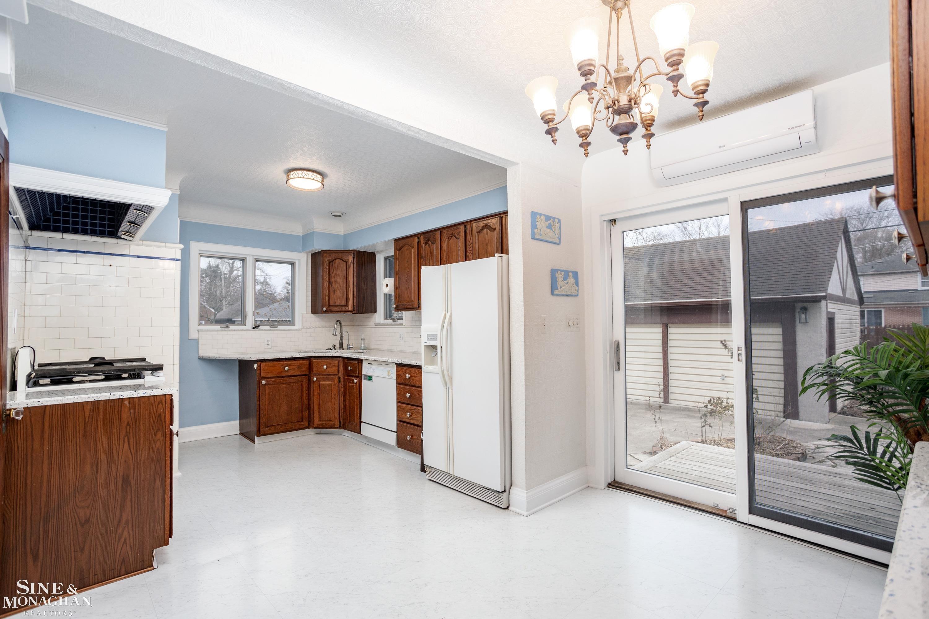 1231 Bishop Road Grosse Pointe Park, MI 48230 - Photo 12 of 54