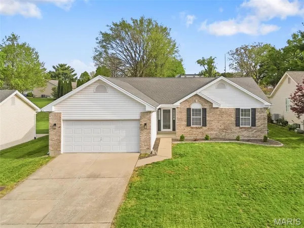 $375,000 | 41 McClay Trail Drive, St. Peters, MO 63376