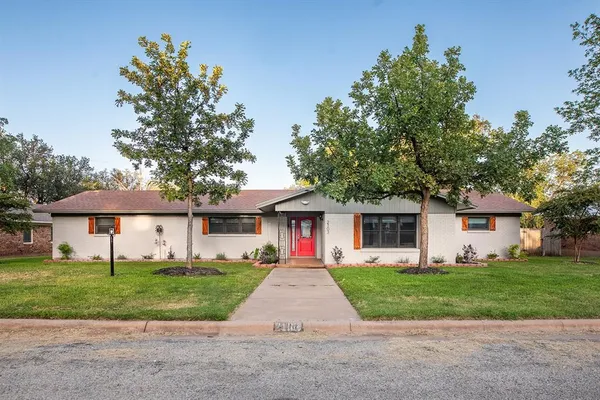 $275,000 | 2103 South High Street, Brady, TX 76825
