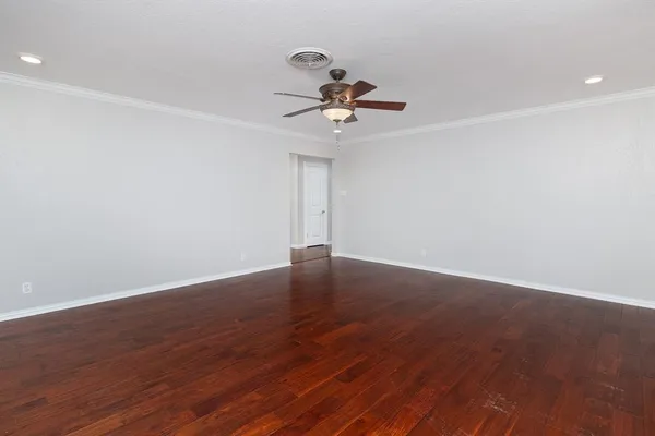 $275,000 | 2103 South High Street, Brady, TX 76825