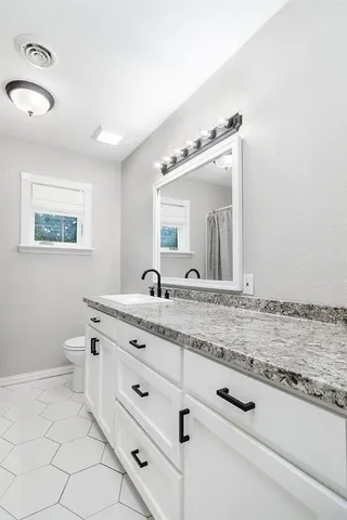 $275,000 | 2103 South High Street, Brady, TX 76825