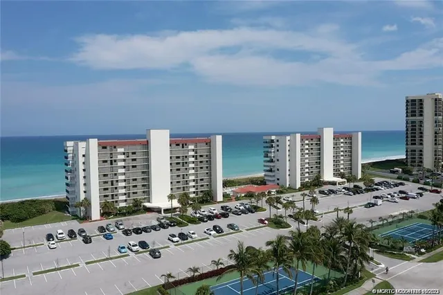 $2,700 | 9400 South Ocean Drive, Unit 201B, Jensen Beach, FL 34957