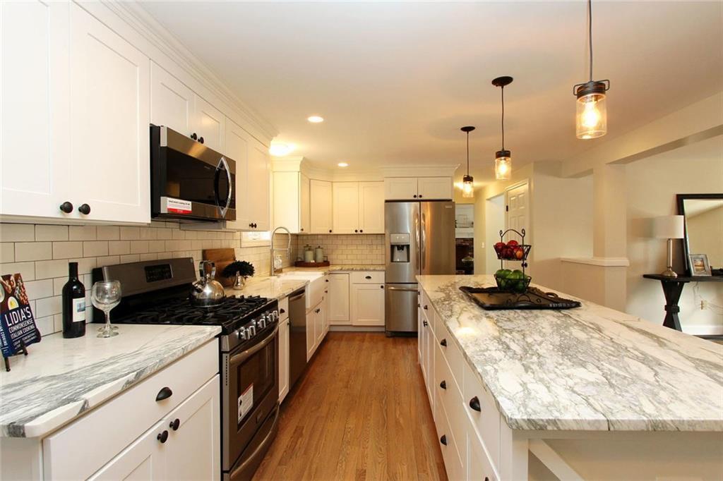 134 Mountain Road Falmouth, ME 04105 - Photo 3 of 35 Photo