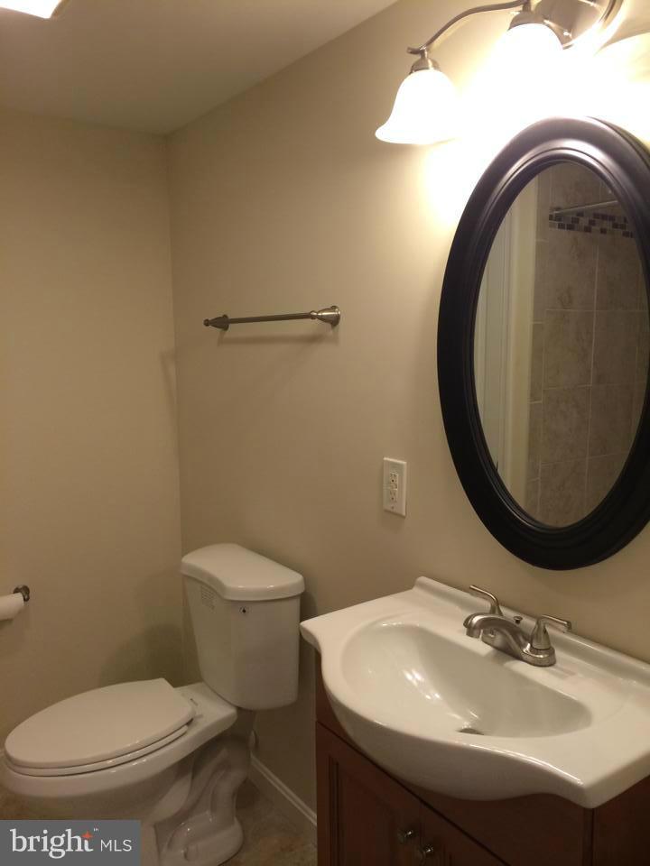 1744 Melbourne Road Baltimore, MD 21222 - Photo 13 of 13 Bath