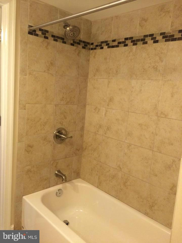 1744 Melbourne Road Baltimore, MD 21222 - Photo 8 of 13 Bath