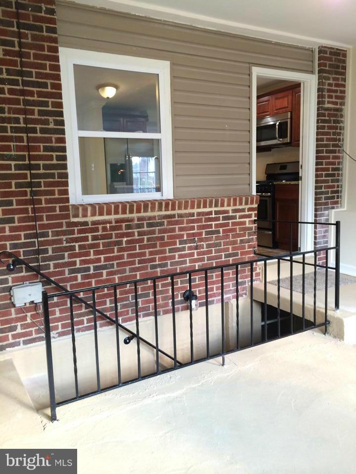 1744 Melbourne Road Baltimore, MD 21222 - Photo 10 of 13 Interior (General)