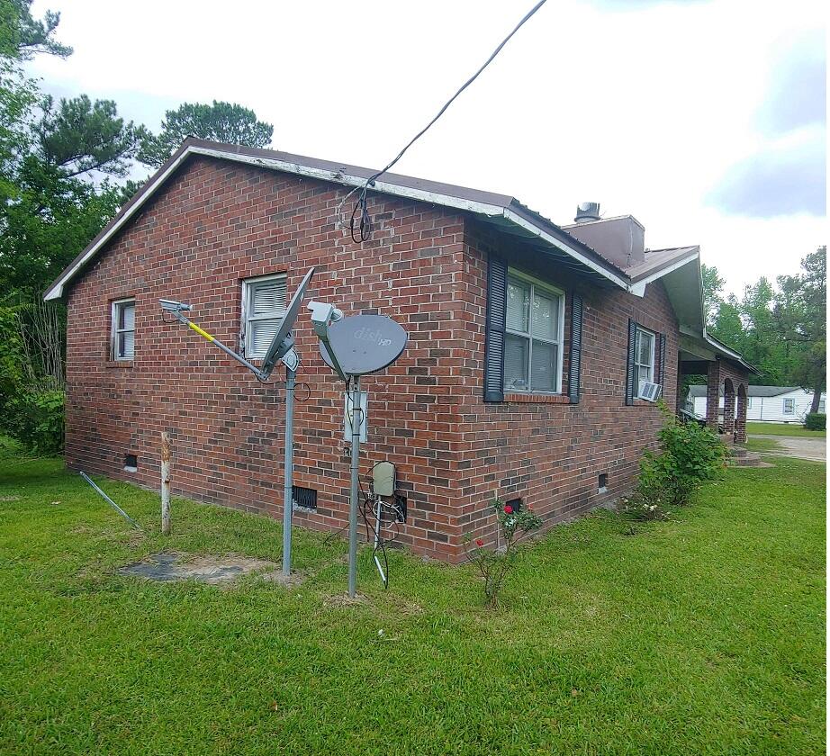 1149 Old Gilliard Road Ridgeville, SC 29472 - Photo 8 of 8 Leftside