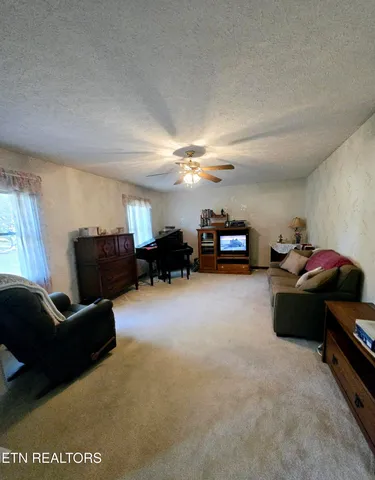 $375,000 | 109 Parkway Lane, Crossville, TN 38572