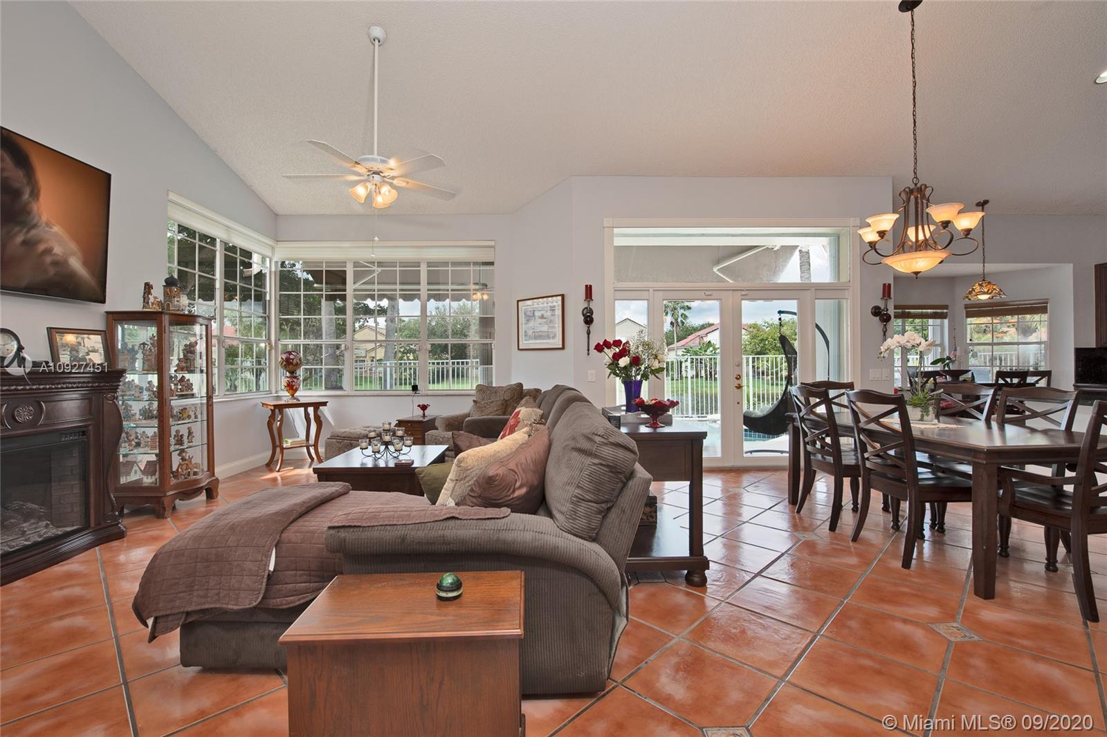 The Islands Weston, FL 33326 - Photo 3 of 31