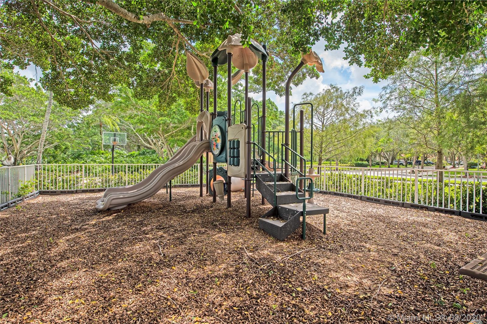 The Islands Weston, FL 33326 - Photo 29 of 31