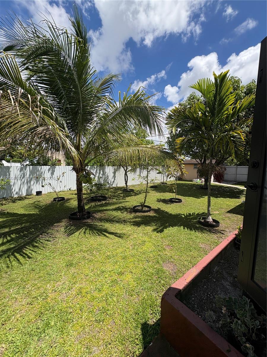 8581 Southwest 29th Street Miami, FL 33155 - Photo 16 of 18