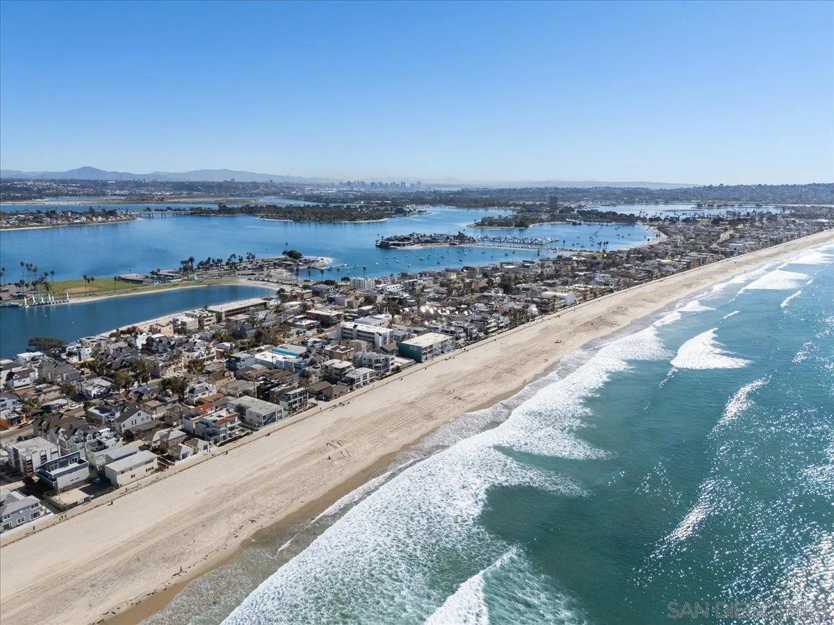 3755 Ocean Front Walk, Unit 18 San Diego, CA 92109 - Photo 3 of 42