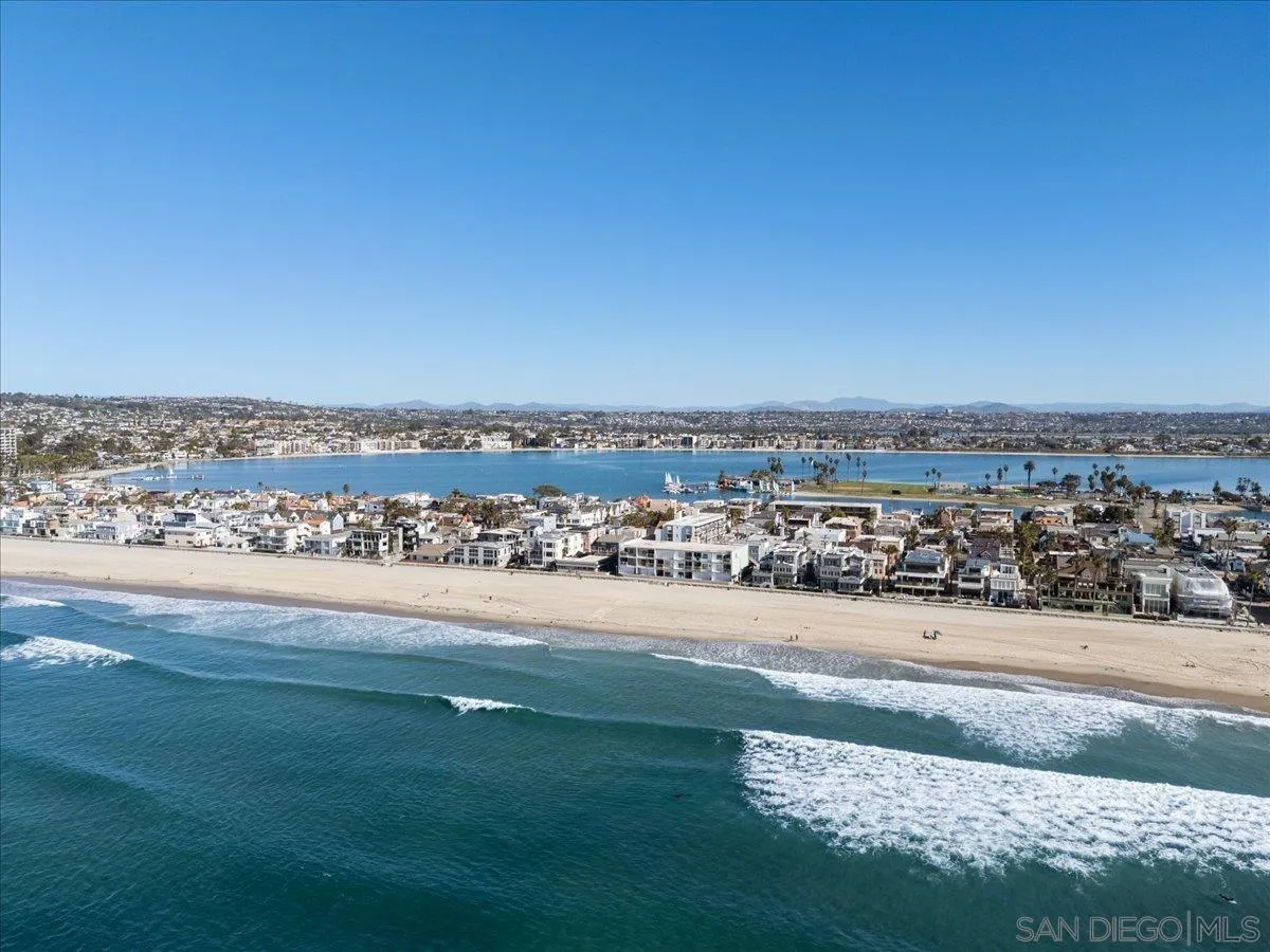 3755 Ocean Front Walk, Unit 18 San Diego, CA 92109 - Photo 33 of 42