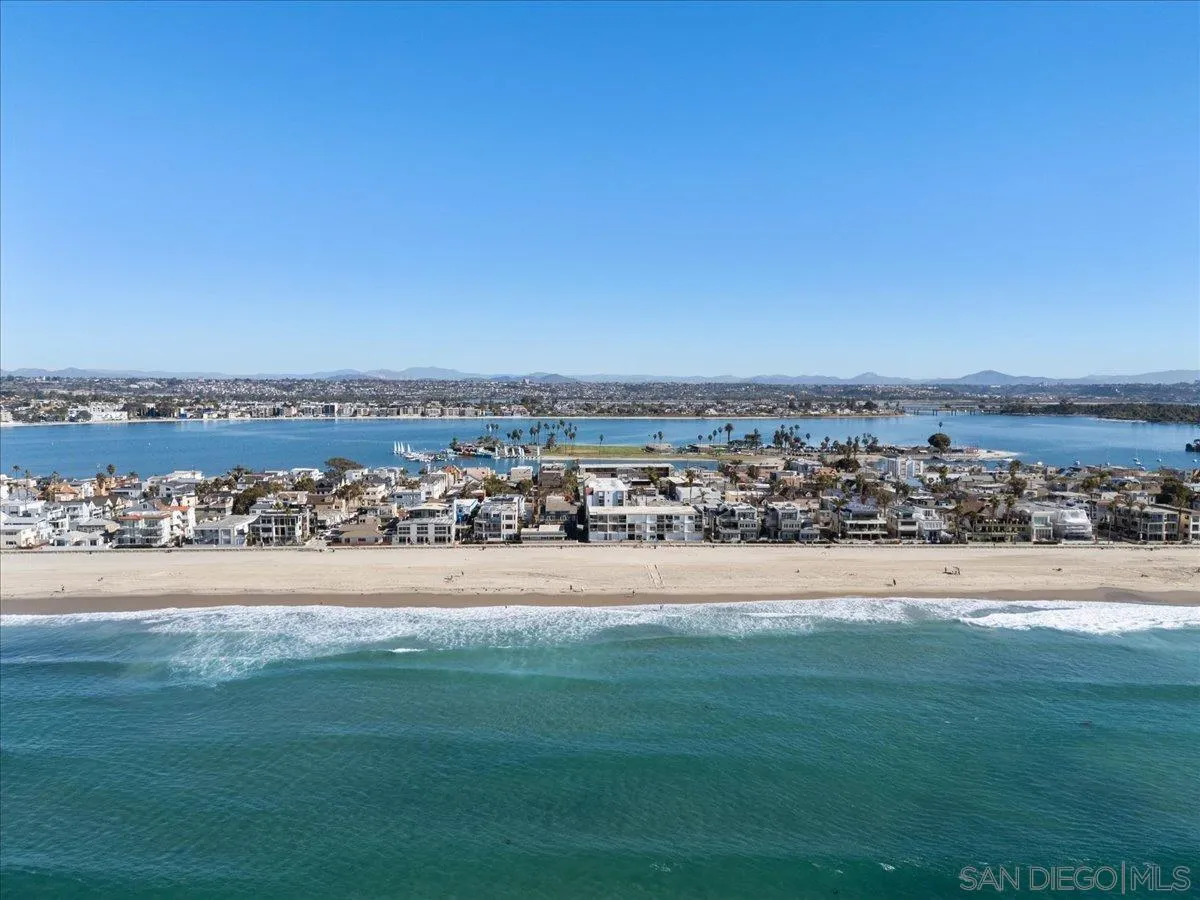 3755 Ocean Front Walk, Unit 18 San Diego, CA 92109 - Photo 35 of 42