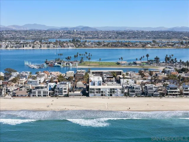 $1,395,000 | 3755 Ocean Front Walk, Unit 18, San Diego, CA 92109