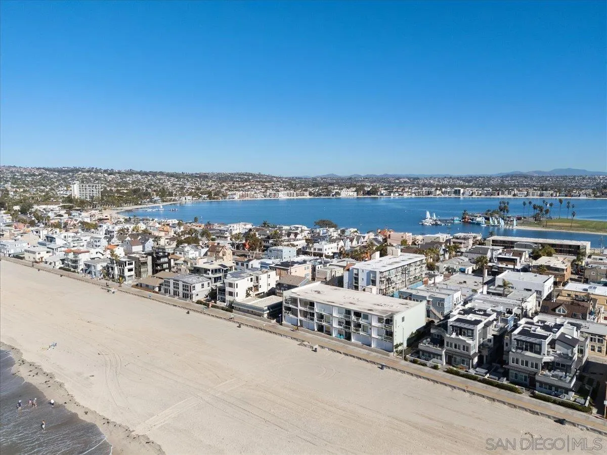 3755 Ocean Front Walk, Unit 18 San Diego, CA 92109 - Photo 40 of 42