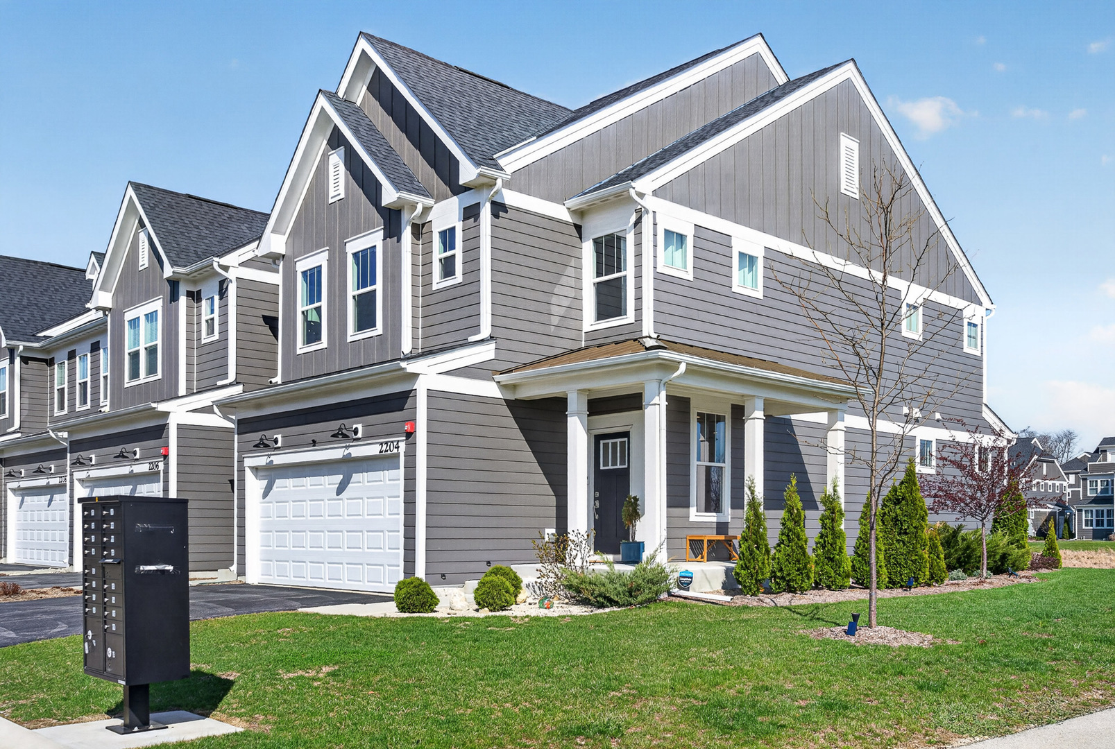 2204 Weatherbee Lane Naperville, IL 60563 - Photo 2 of 34