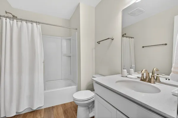 $680,000 | 2204 Weatherbee Lane, Naperville, IL 60563
