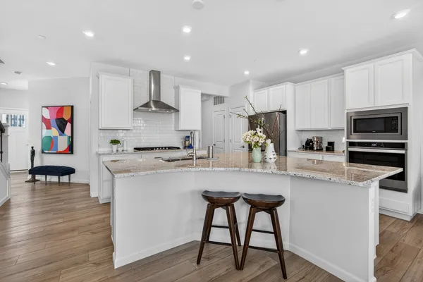 $680,000 | 2204 Weatherbee Lane, Naperville, IL 60563