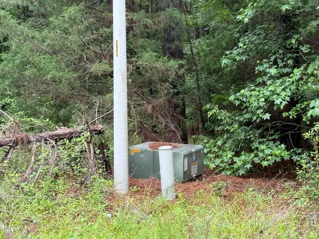 a view of a backyard with garden