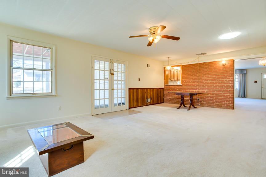 5511 Heming Avenue Springfield, VA 22151 - Photo 13 of 30 Family Room