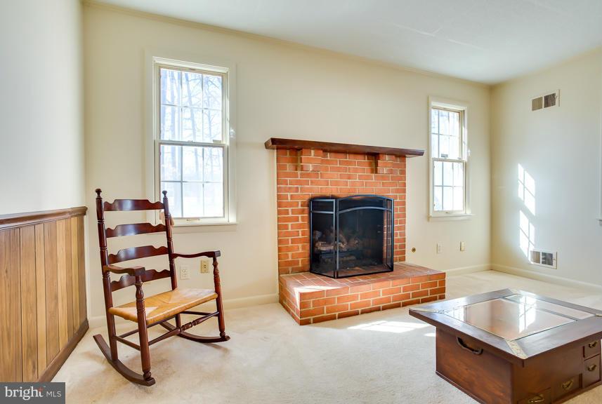 5511 Heming Avenue Springfield, VA 22151 - Photo 14 of 30 Family Room