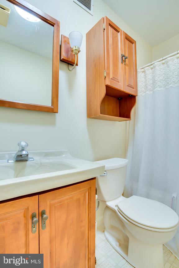 5511 Heming Avenue Springfield, VA 22151 - Photo 26 of 30 Bath