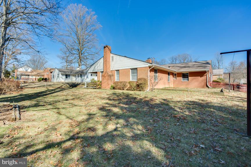 5511 Heming Avenue Springfield, VA 22151 - Photo 29 of 30 Exterior (Rear)