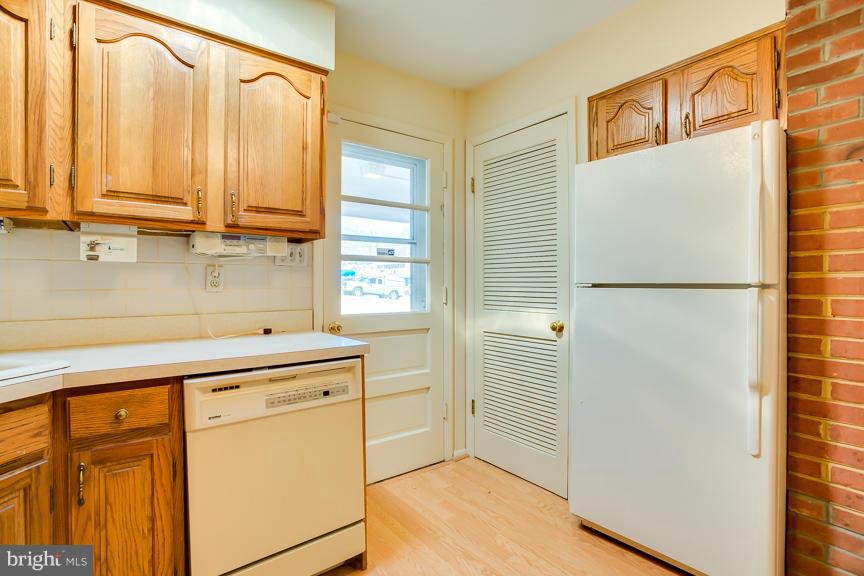 5511 Heming Avenue Springfield, VA 22151 - Photo 9 of 30 Kitchen