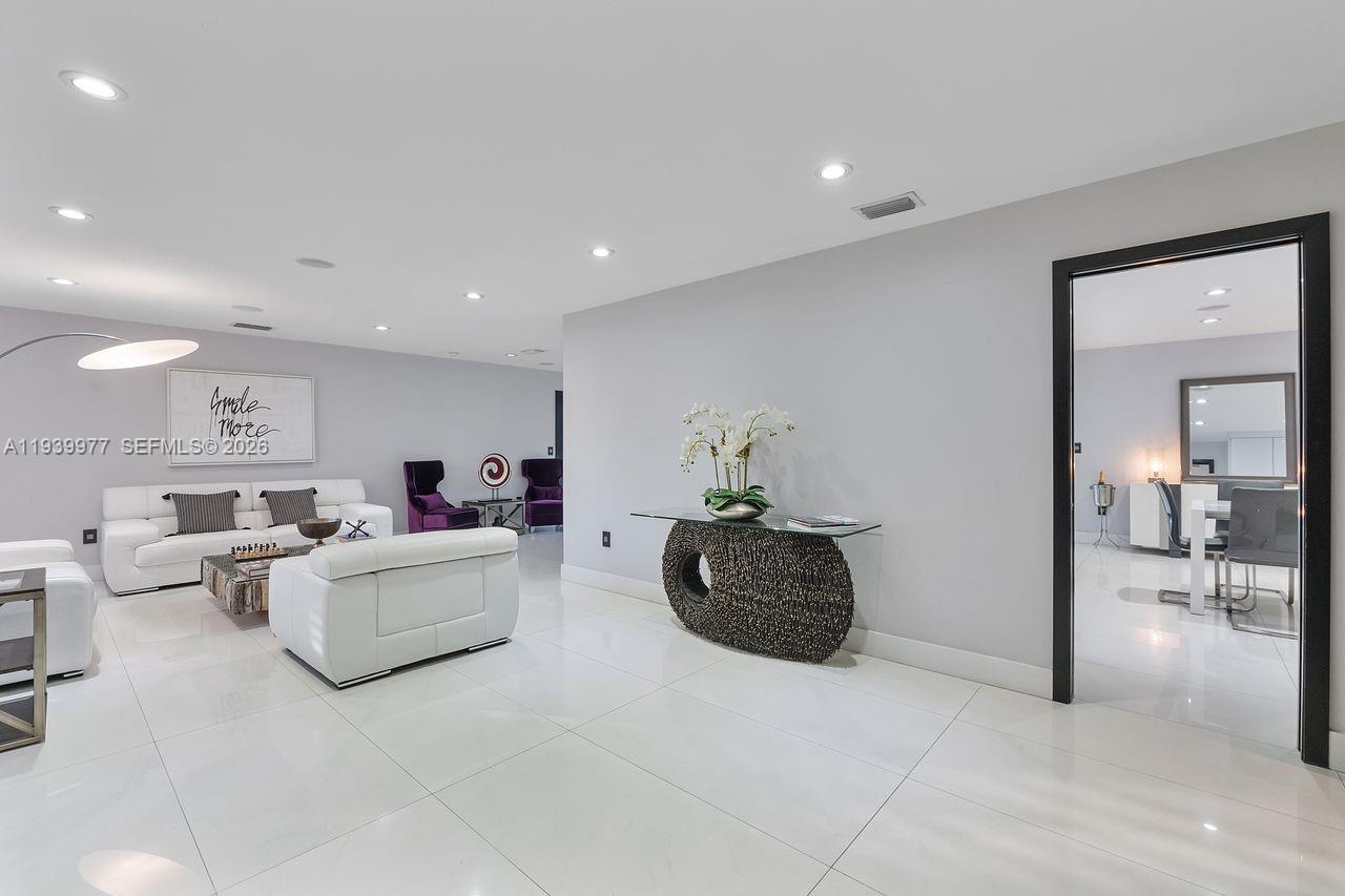 8363 Southwest 98th Street Miami, FL 33156 - Photo 5 of 43