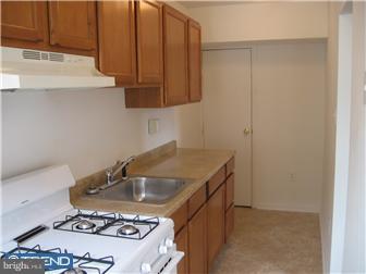 91 Springton Road Upper Darby, PA 19082 - Photo 5 of 11