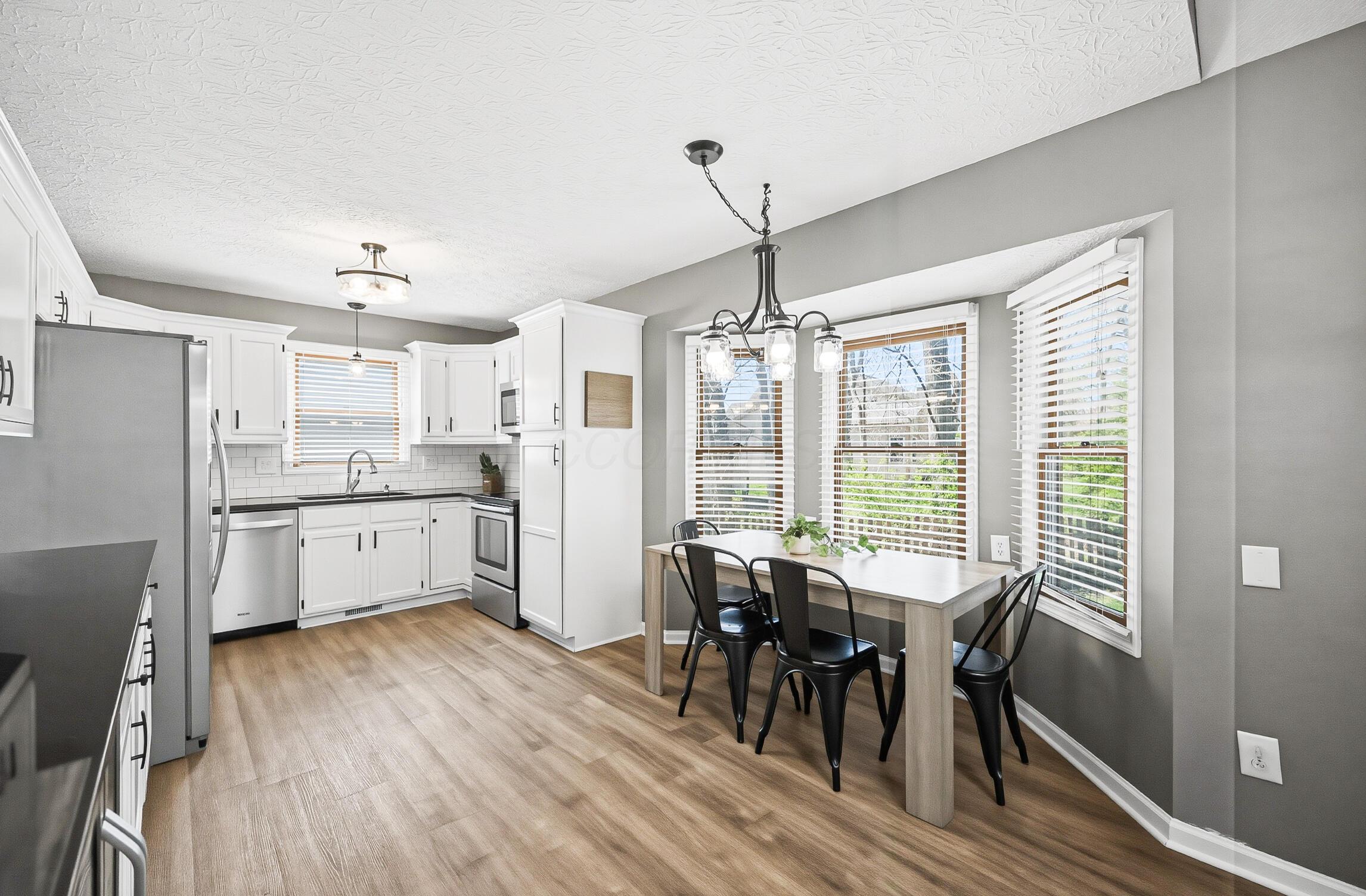637 Ridenour Road Columbus, OH 43230 - Photo 10 of 61 Kitchen