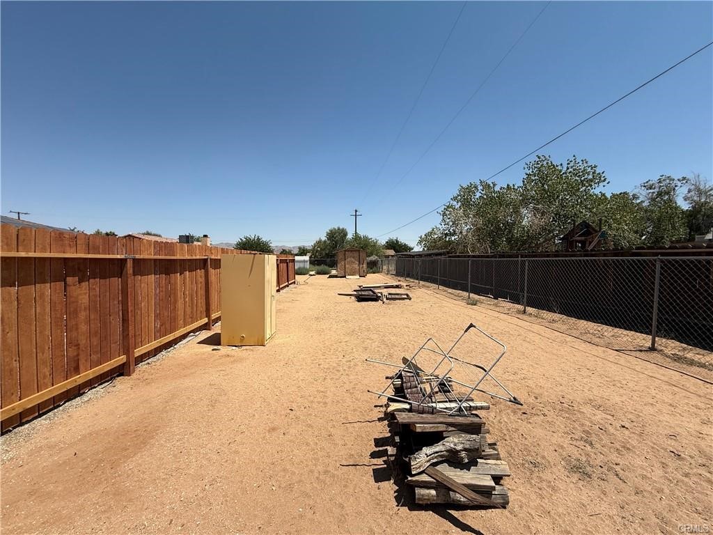 21275 Pocomoke Road Apple Valley, CA 92308 - Photo 35 of 40 a view of swimming pool