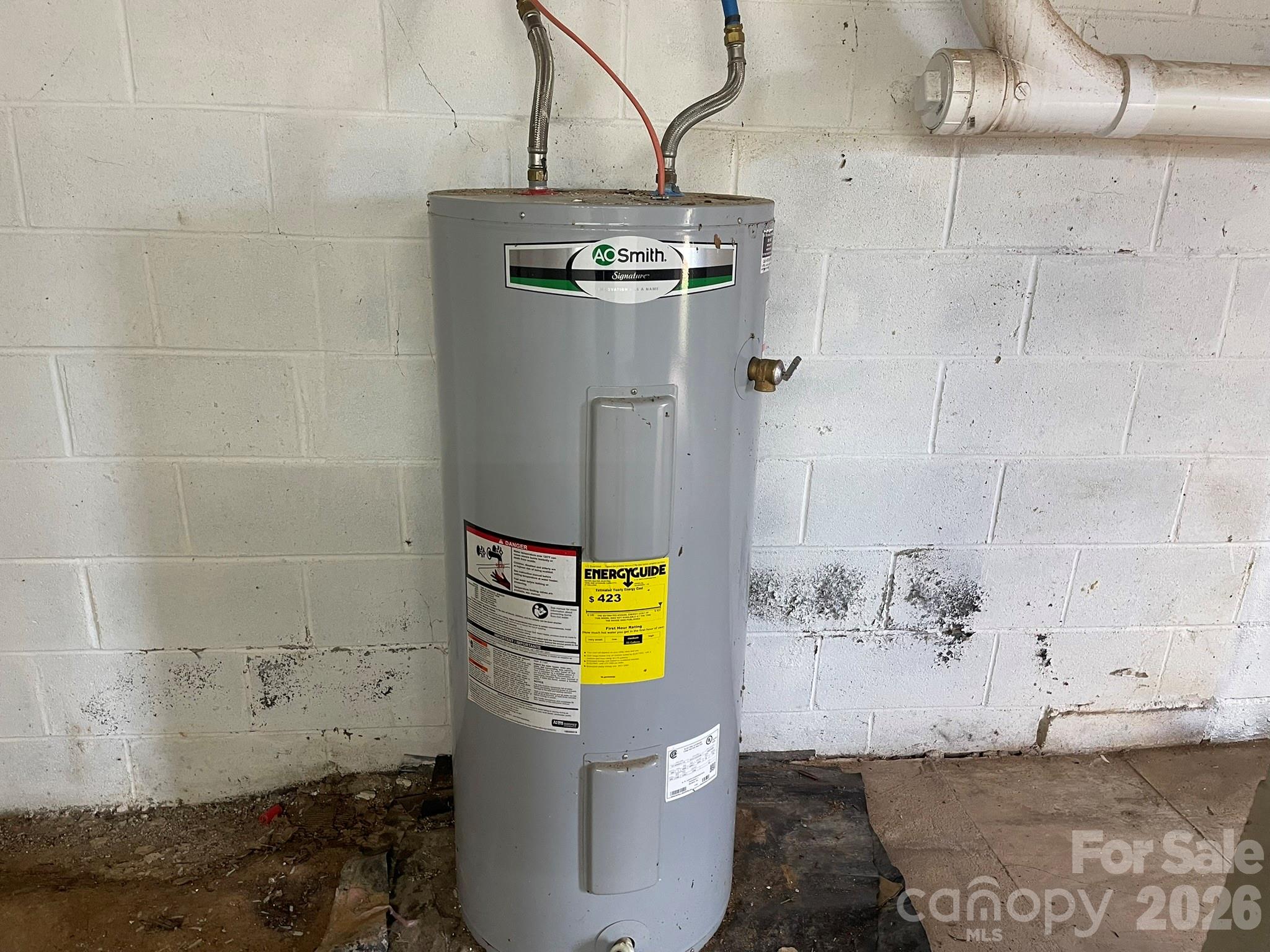 7686 Shoupes Grove Church Road Hickory, NC 28602 - Photo 35 of 36 a bathroom with a sink a toilet and shower